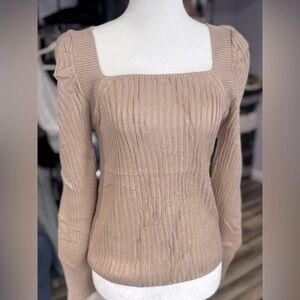 NEW Miracle sweater size xs/s.